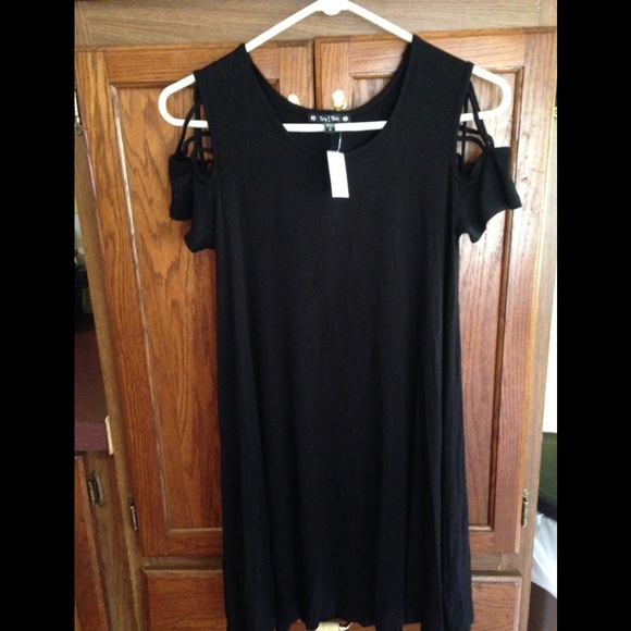 Dresses & Skirts - Black dress